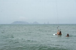  学习在冲浪板上如何定位 